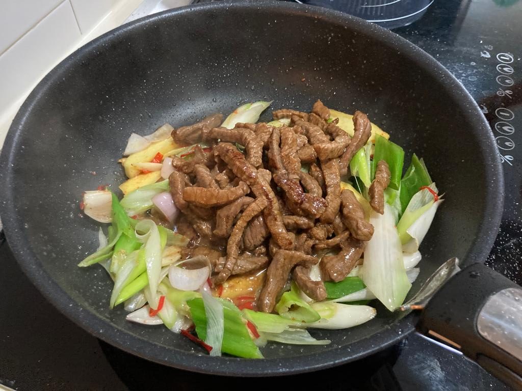 A Simple, Saucy Leek and Beef stir fry